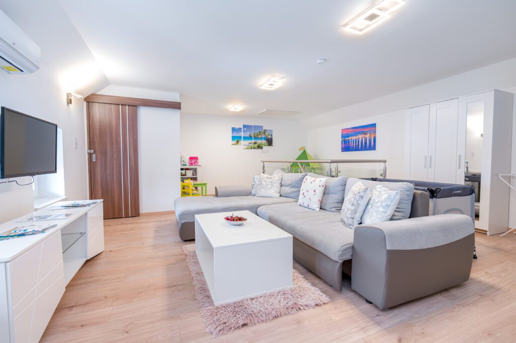 HK1_1683-Enhanced-NR